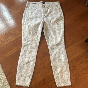 NYDJ Gray White Diamon BVan Snake AMI Skinny Fit Pants 8 $129